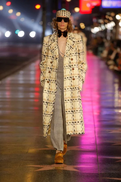 Look 32